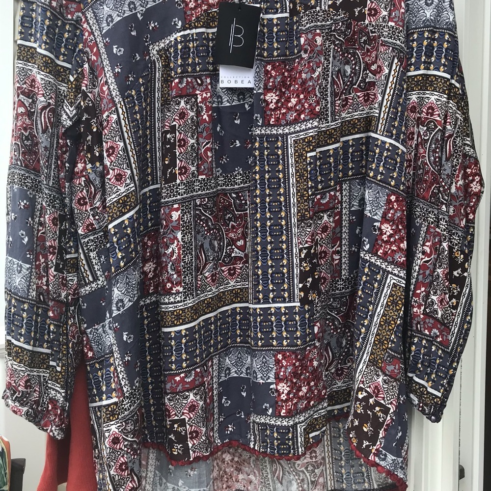 Bobeau Print Smock V neck, top size Lg New. Cute❤️